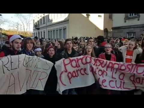 Colmar : "Oui à l'avenir, non aux réformes"