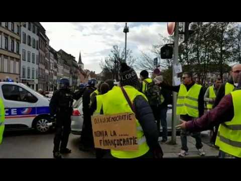 Gilets jaunes: face-à-face tendu et lacrymogènes à Strasbourg