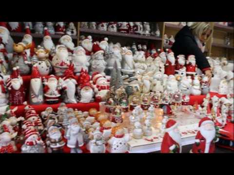 Strasbourg : derniers préparatifs avant l'ouverture du Marché de Noël