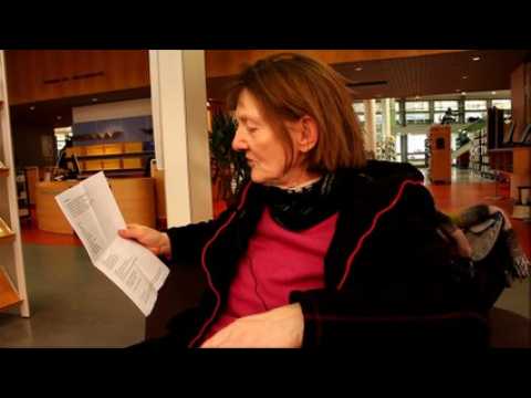 Monique Maitte lit un poème : "Je marche"