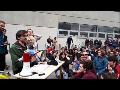Les étudiants votent la poursuite du blocage sur le campus de l'Esplanade, à Strasbourg