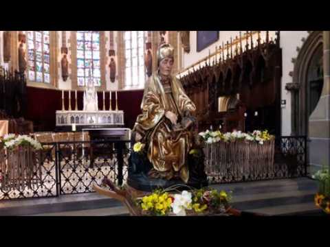 Crémation statue saint Thiébaut procession