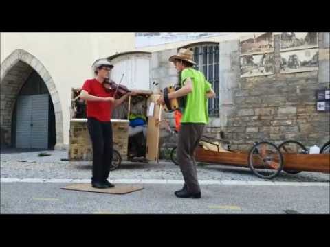 Salins-les-Bains: deux frères font le spectacle