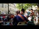 Festival cirque et fanfares à Dole: la formation "Komba Doudou Chéri" place aux fleurs
