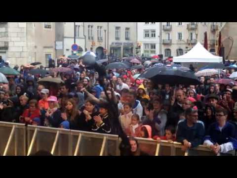 La formation turinoise Bandakadabra au festival Cirque et Fanfares de Dole
