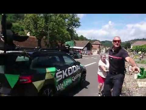 Le passage de la caravane du Tour à Salins
