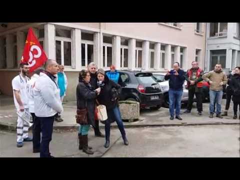 Lons-le-Saunier : manifestation pour le maintien de la 2e ligne de SMUR
