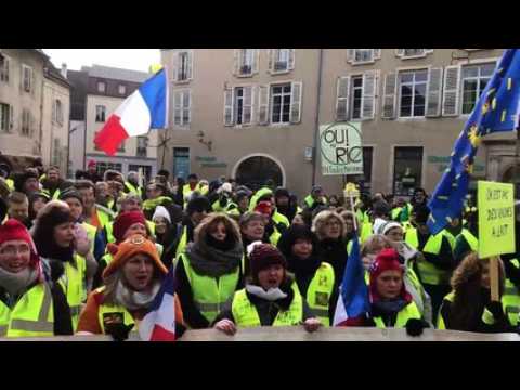 Dole : les Gilets jaunes accordent une minute de silence aux blessés des manifestations