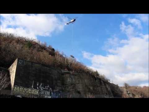 La pose de grillages à la falaise de Corbeyre