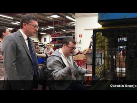 Le député Jean-Michel Mis au Chambon-Feugerolles pour le Duo day