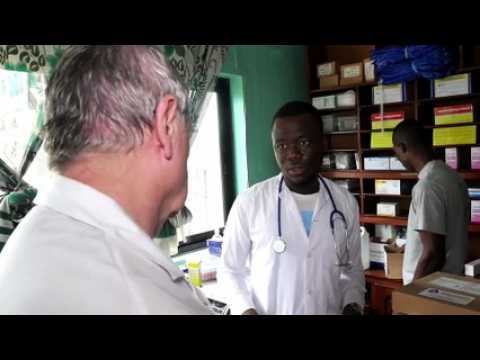 Au Bénin, la mort d'une fillette bouleverse le médecin stéphanois