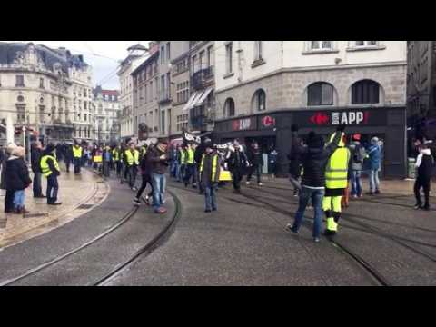Les Gilets jaunes de Monthieu rejoignent le centre-ville de Saint-Etienne
