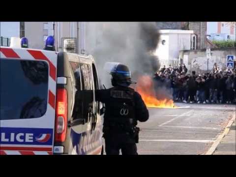 La police au lycée Claude-Lebois, à Saint-Chamond, mardi
