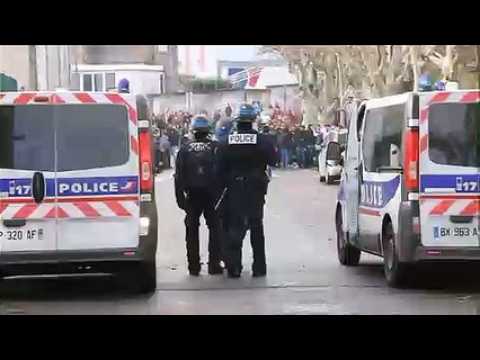 Les CRS interviennent au lycée Claude-Lebois, à Saint-Chamond
