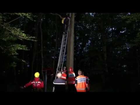 Woustviller : sauvetage par le Grimp du pilote du paramoteur coincé dans un arbre