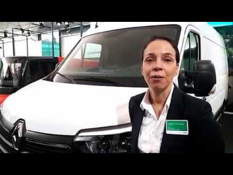 Présentation simultanée des nouveaux Renault Master et Trafic au Technocentre de Guyancourt