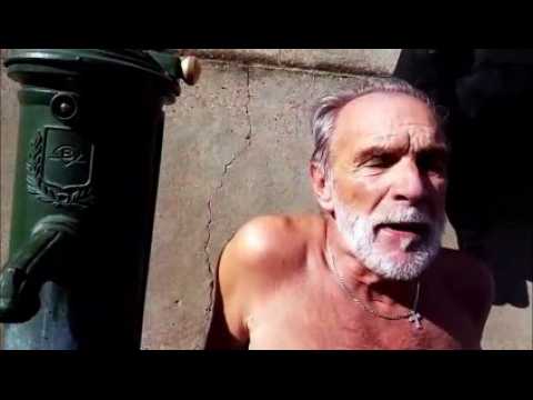 Privé d'eau depuis 5 ans : il prend une douche devant la mairie de Thionville