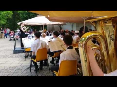 L'harmonie de Forbach joue Michael Jackson au parc du Schlossberg