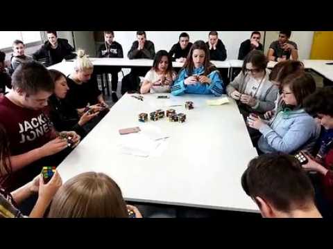 Behren : les lycéens se défient au Rubik's Cube pour maîtriser les algorithmes