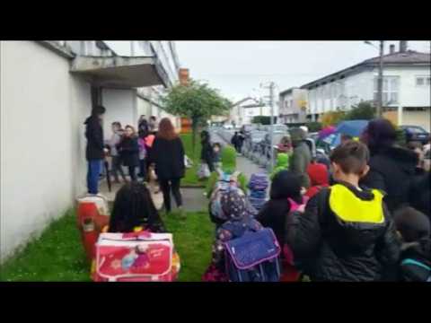 Villerupt : blocage de l'école Joliot Curie par les parents d'élèves contre la loi Blanquer