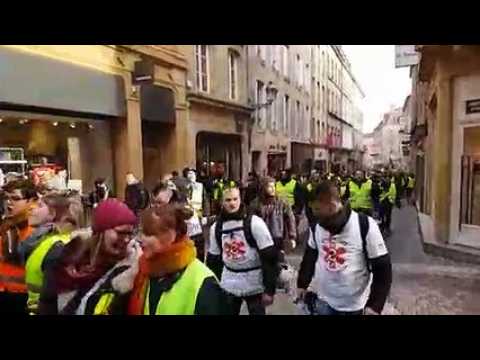 Les gilets jaunes au centre-ville de Metz