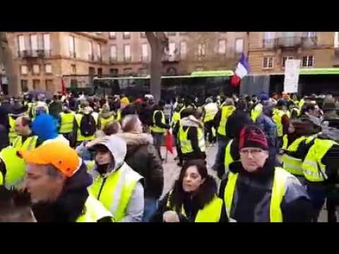 Rassemblement des gilets jaunes sur la place de la République à Metz