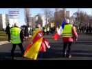 Les gilets jaunes de Thionville bloquent momentanément le rond-point du Géric