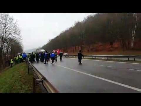 A320: les gilets jaunes délogés de l'autoroute par les gendarmes