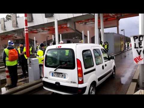 Saint-Avold: les Gilets jaunes au péage de l'A4