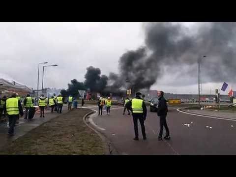 Le climat se tend entre CRS et gilets jaunes à Saint-Avold