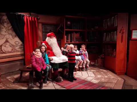 Laponie : des enfants malades rencontrent le Père-Noël