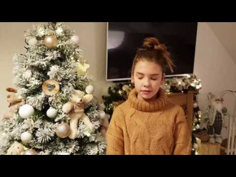 Sarreguemines : Clara chante Noël à la télé locale