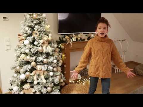 Sarreguemines : Clara chante Noël à la télé locale