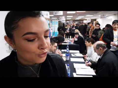 5ème forum de l’emploi au stade Saint-Symphorien :  Camille Boyer, 18 ans, à la recherche d’un job saisonnier
