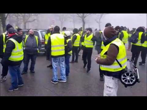 les Gilets jaunes arrivent à Longwy, le cortège démarre