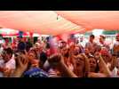 Les supporters chantent la victoire au club house de l'US Spicheren, pr&egrave;s de Forbach. - Label : Le Républicain Lorrain - Category : Sport