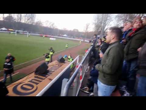 Ambiance dans les tribunes de Sarreguemines avant la séance de tirs aux buts