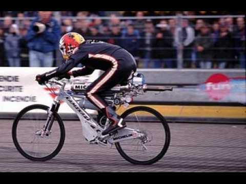 Une histoire de vélo-fusée qui atteint 333 km/h