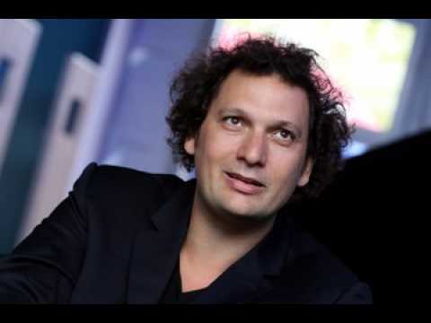 Le double jeu d’Eric Antoine
