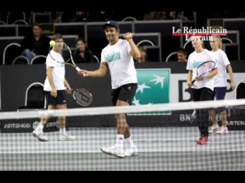 Yannick Noah chanteur est "en vacances"