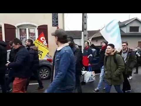 Réforme des retraites : une trentaine de personnes à Neufchâteau