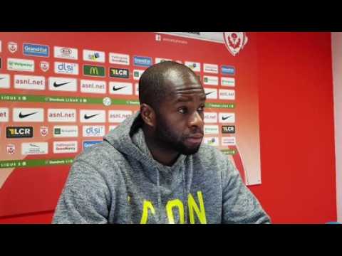 Hervé Lybohy et Jean-Louis Garcia au micro avant ASNL-Valenciennes