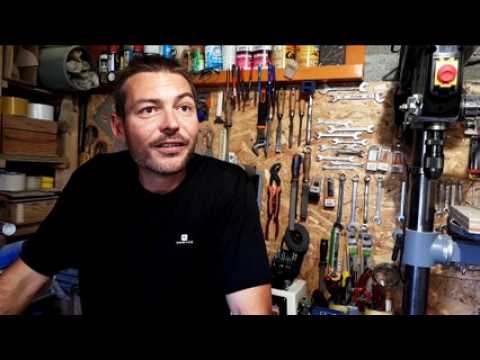 Glisser sur des œuvres d’art avec des skis en bois Fond de Vallée