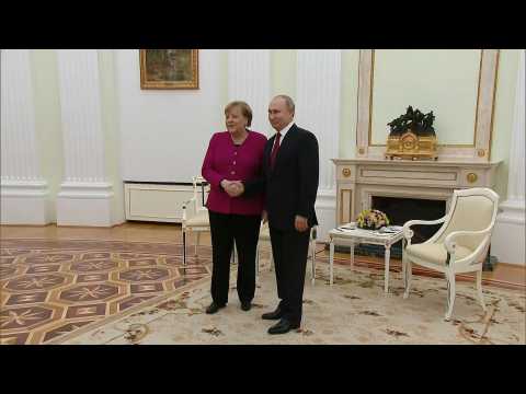 Merkel meets Putin in Moscow for bilateral talks