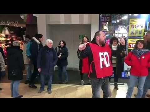 Besançon : dans la galerie marchande du Géant Casino de Chateaufarine