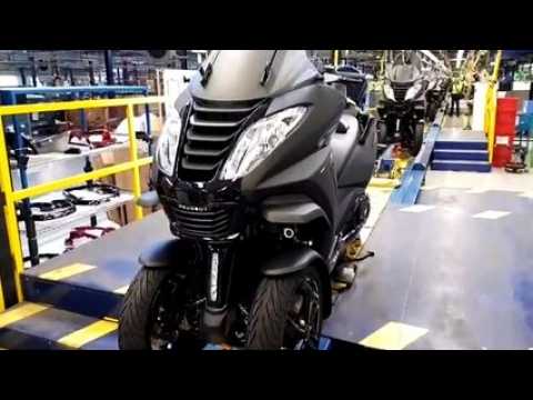 Le 20 000e Metropolis sort des lignes de l'usine Peugeot motocycles à Mandeure