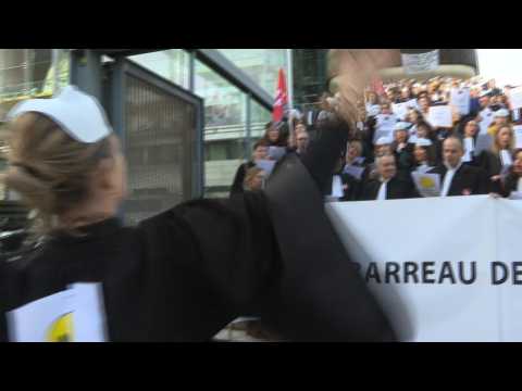 Bordeaux lawyers sing pop hit parody to protest pension reform