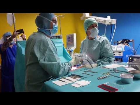 Une opération de la thyroïde avec un nouvel appareil d'imagerie à la Ligne Bleue