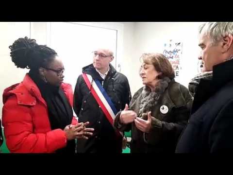 La porte-parole du gouvernement Sibeth Ndiaye reçue au Secours populaire à Marly
