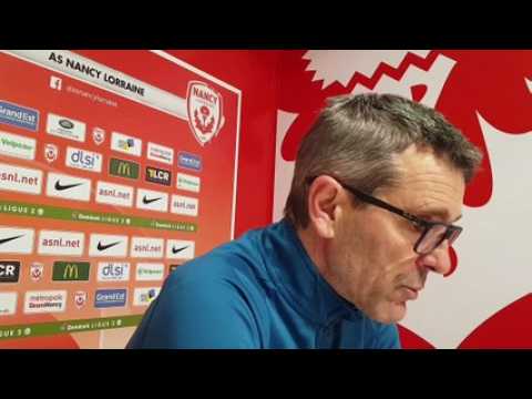 Loris Néry et Jean-Louis Garcia en conférence de presse avant Lorient-ASNL